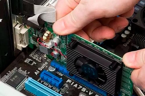 Компьютер зависает во время работы